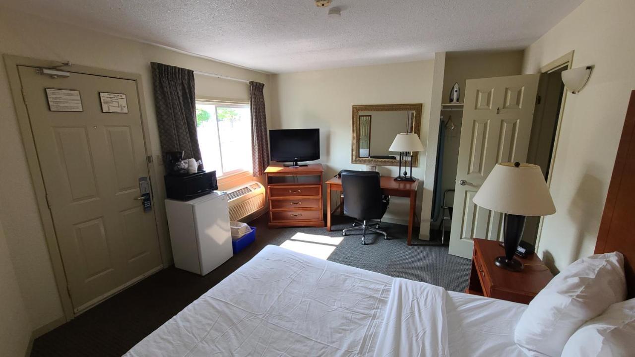 ทราเวลลอดจ์ บาย วินด์แฮม จานาน็อก Motel แกเนอนอเคว ภายนอก รูปภาพ