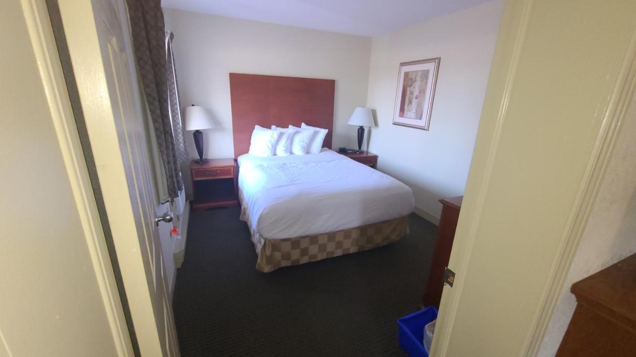ทราเวลลอดจ์ บาย วินด์แฮม จานาน็อก Motel แกเนอนอเคว ภายนอก รูปภาพ